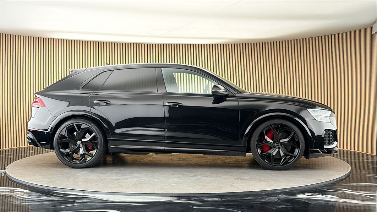 More views of Audi RSQ8