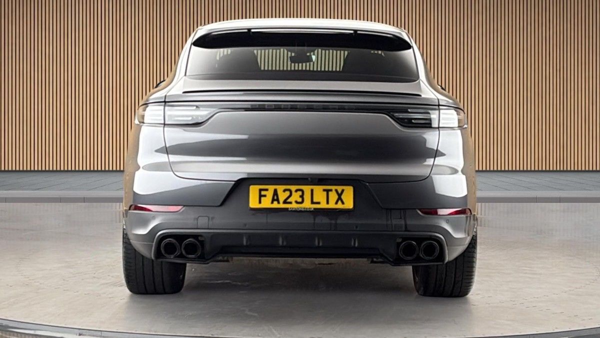 Porsche Cayenne Image 4