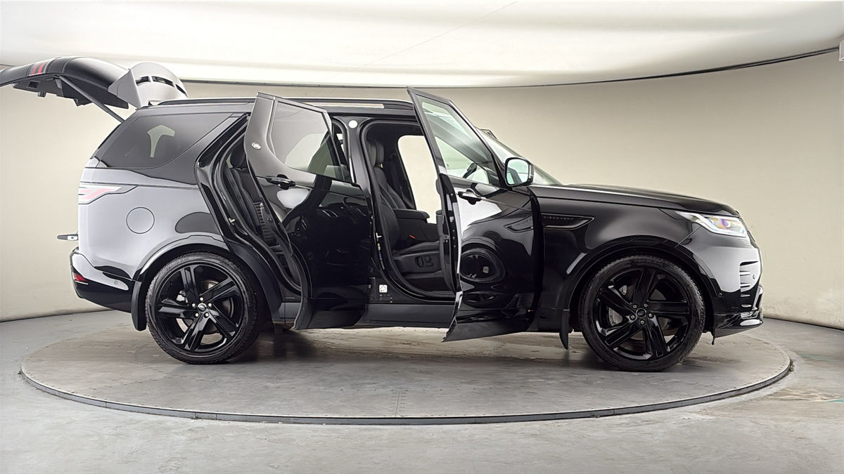 More views of Land Rover Discovery