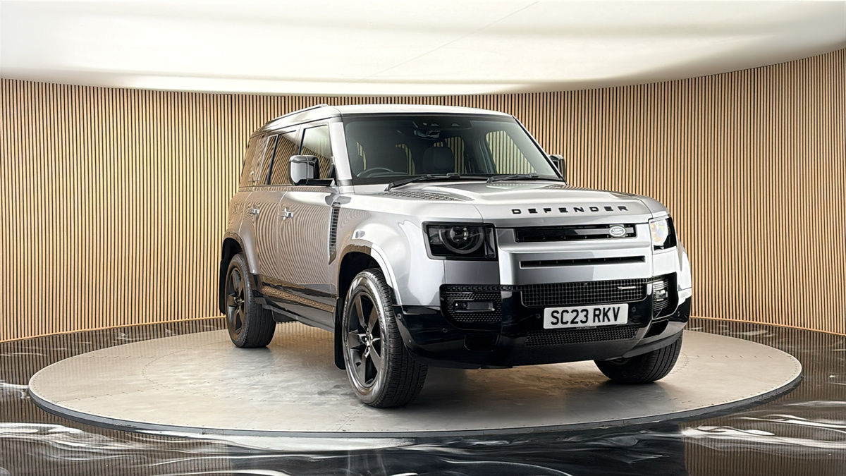 More views of Land Rover Defender 110