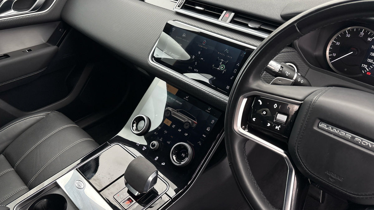 Land Rover Range Rover Velar Image 18