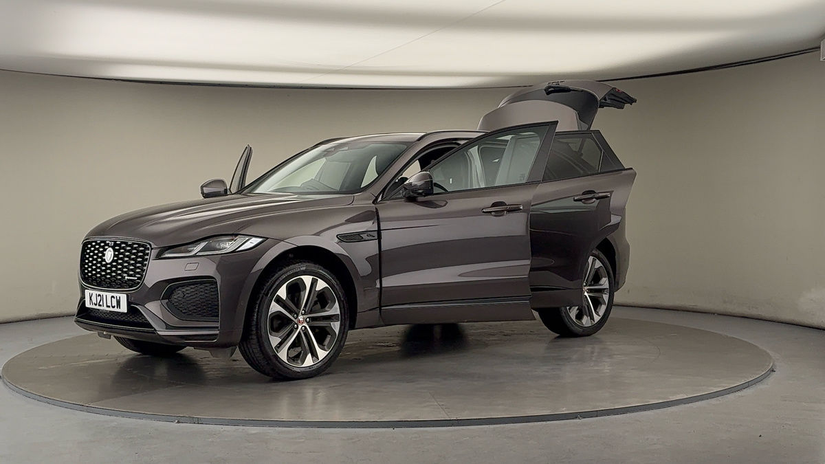 Jaguar F-PACE Image 22