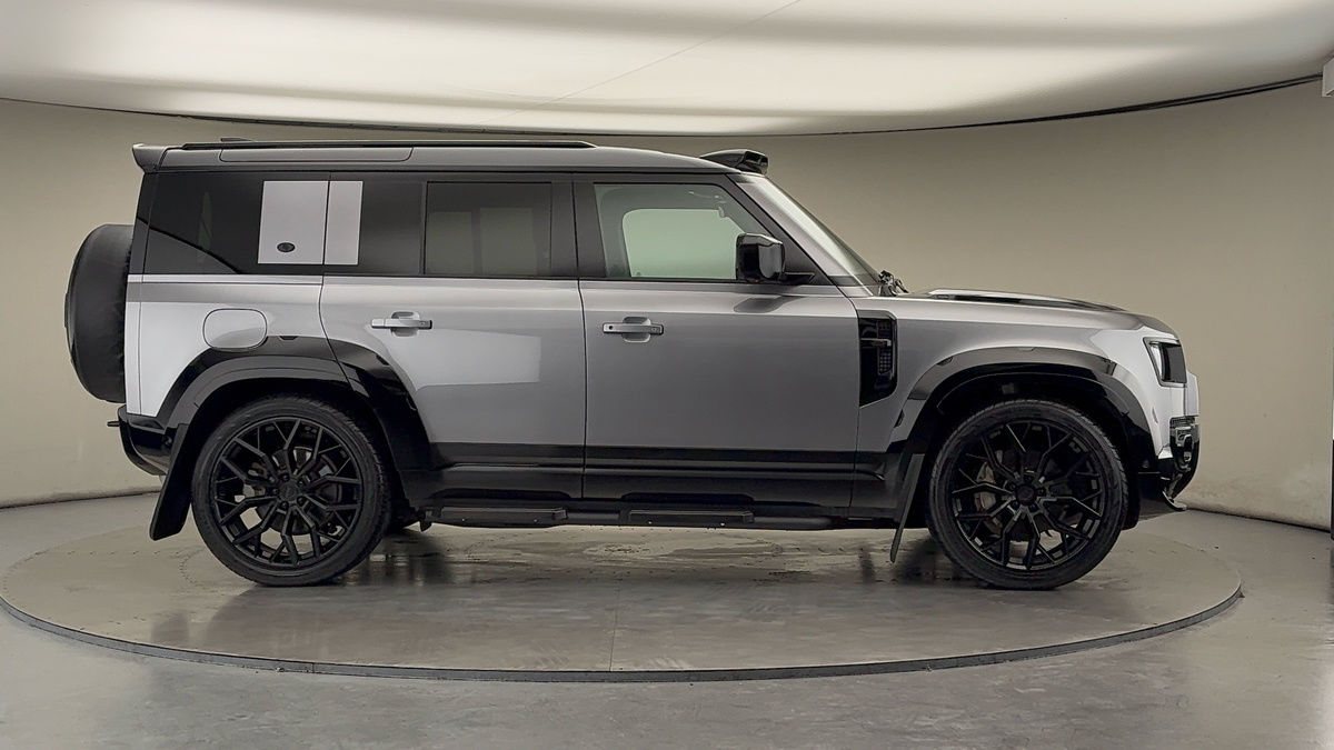 Land Rover Defender 110 Urban Image 16