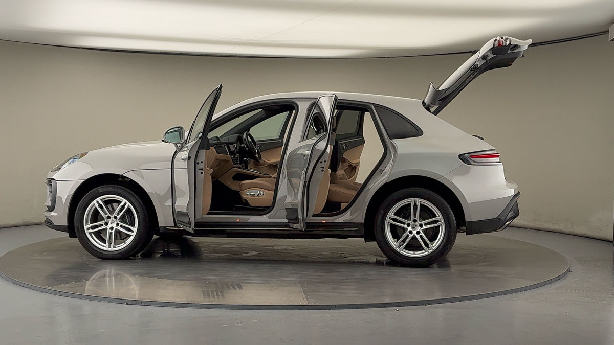 More views of Porsche Macan