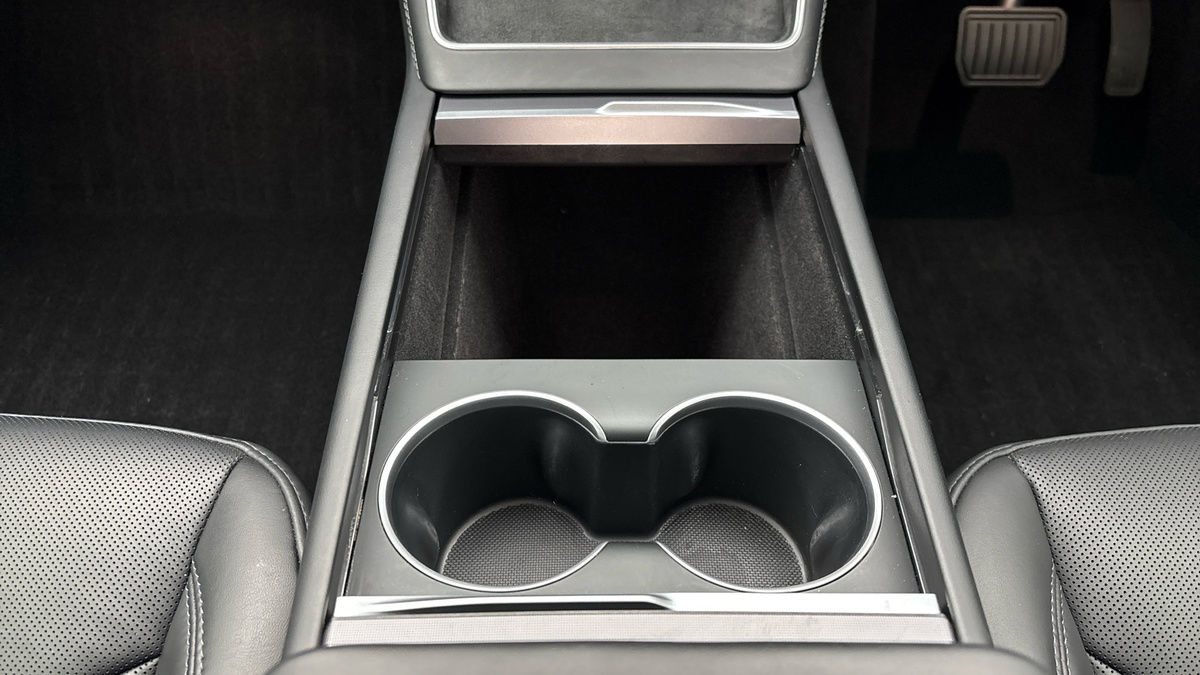 Tesla Model Y Image 31