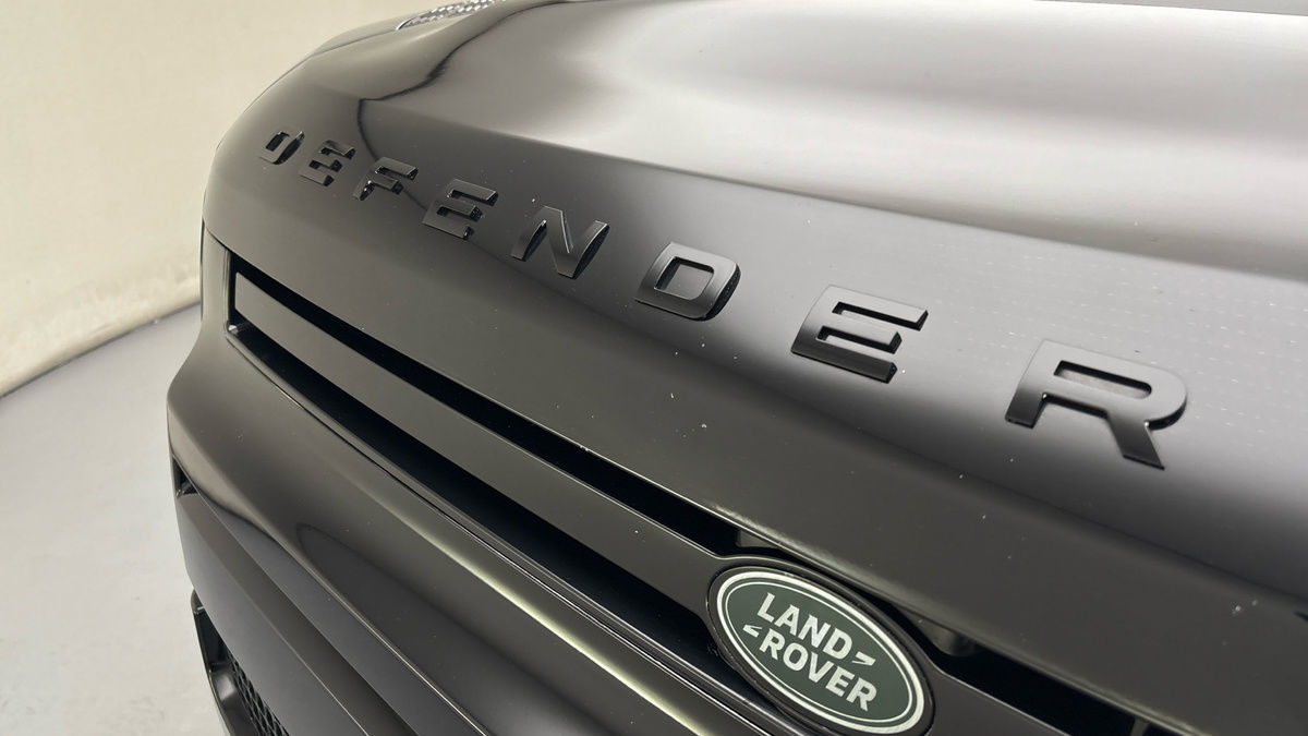 Land Rover Defender 130 Image 24