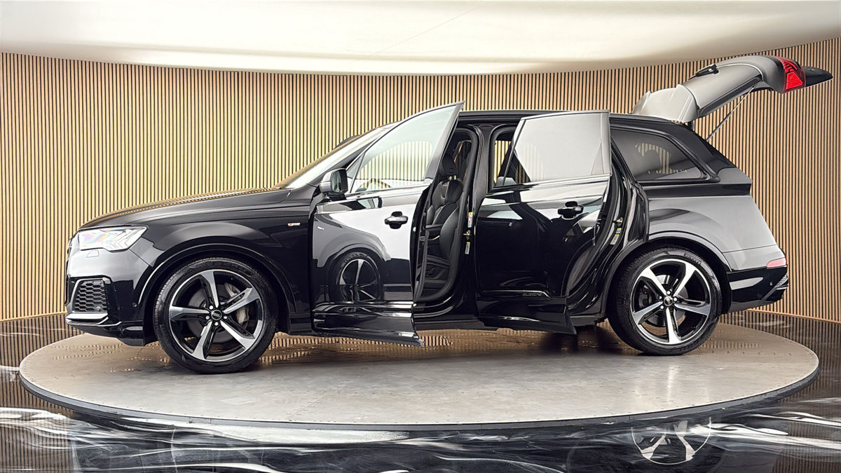 More views of Audi Q7