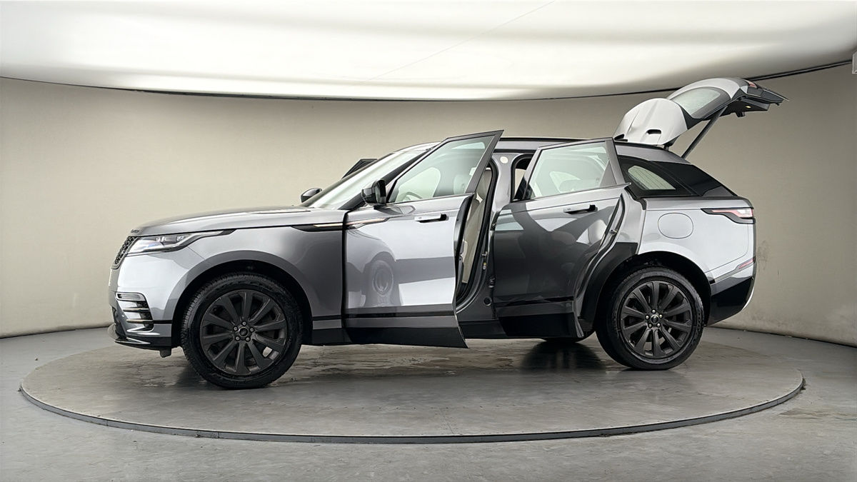 More views of Land Rover Range Rover Velar