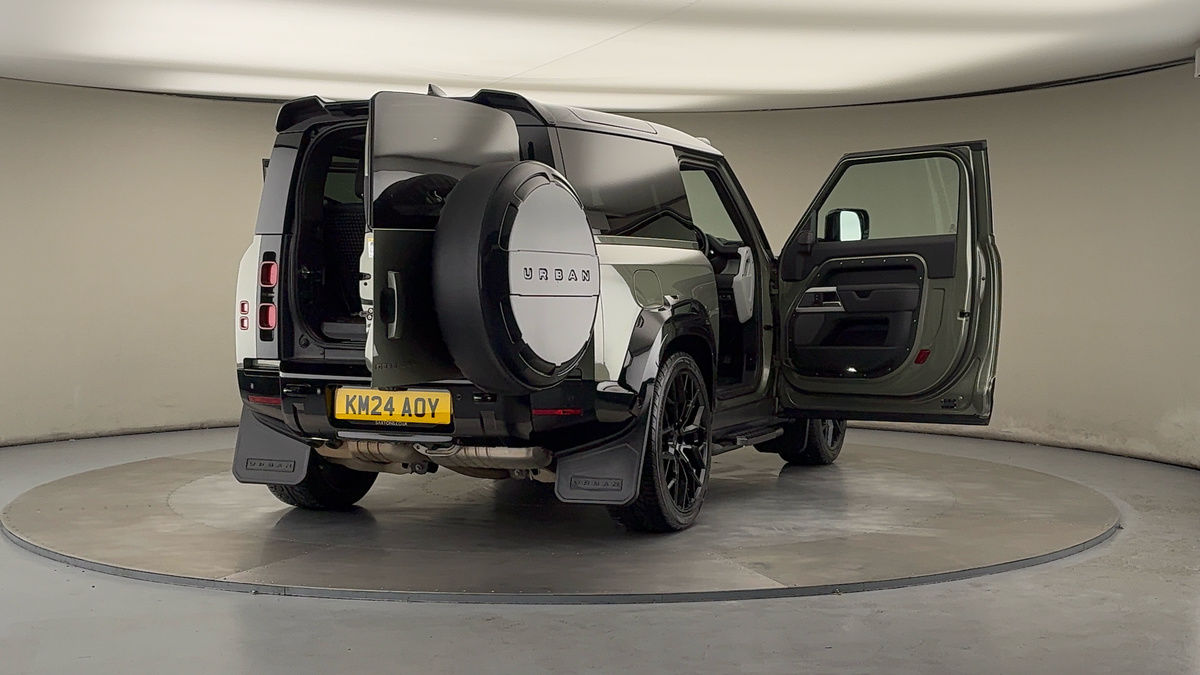 More views of Land Rover Defender 90