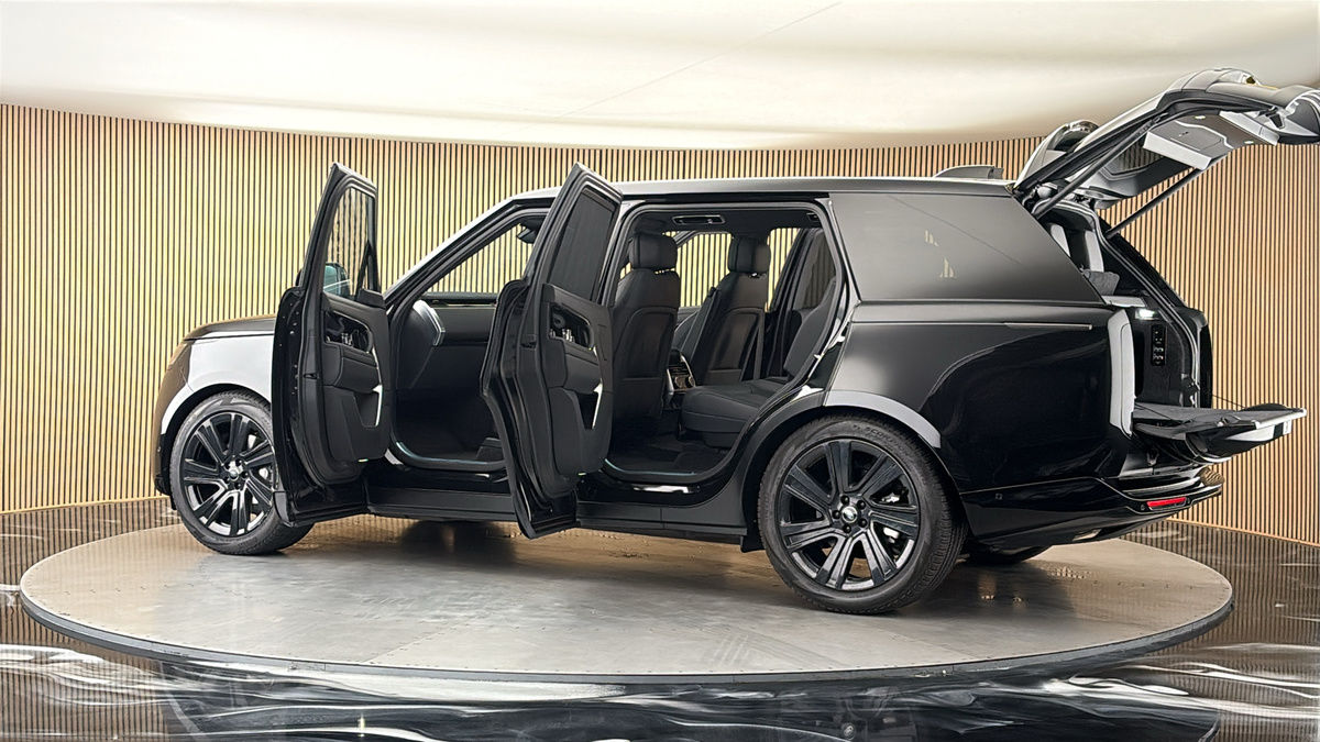 More views of Land Rover Range Rover
