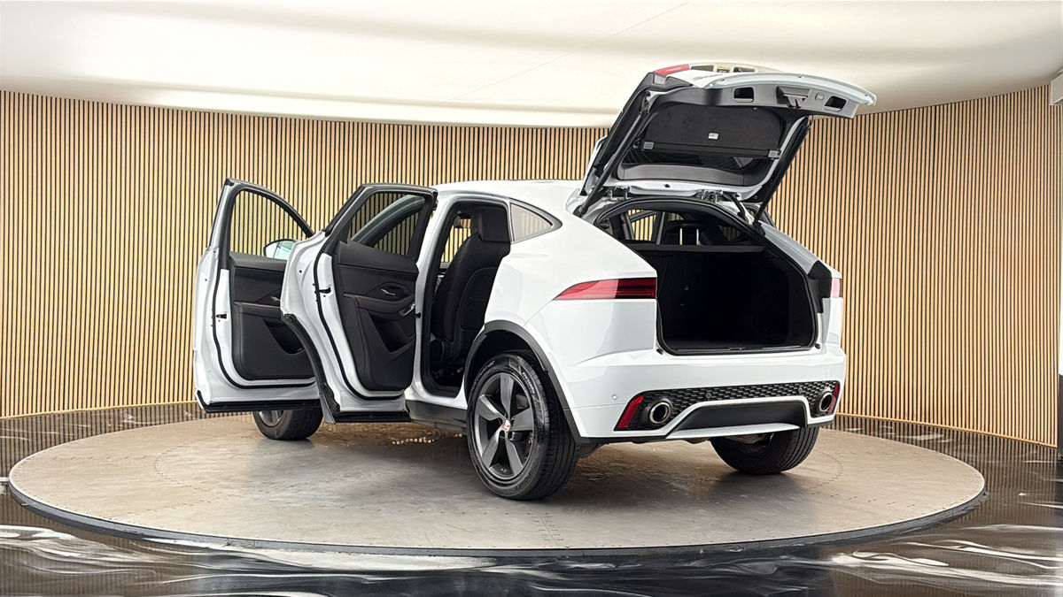 Jaguar E-PACE Image 23