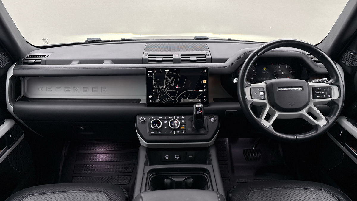 Land Rover Defender 110 Image 12