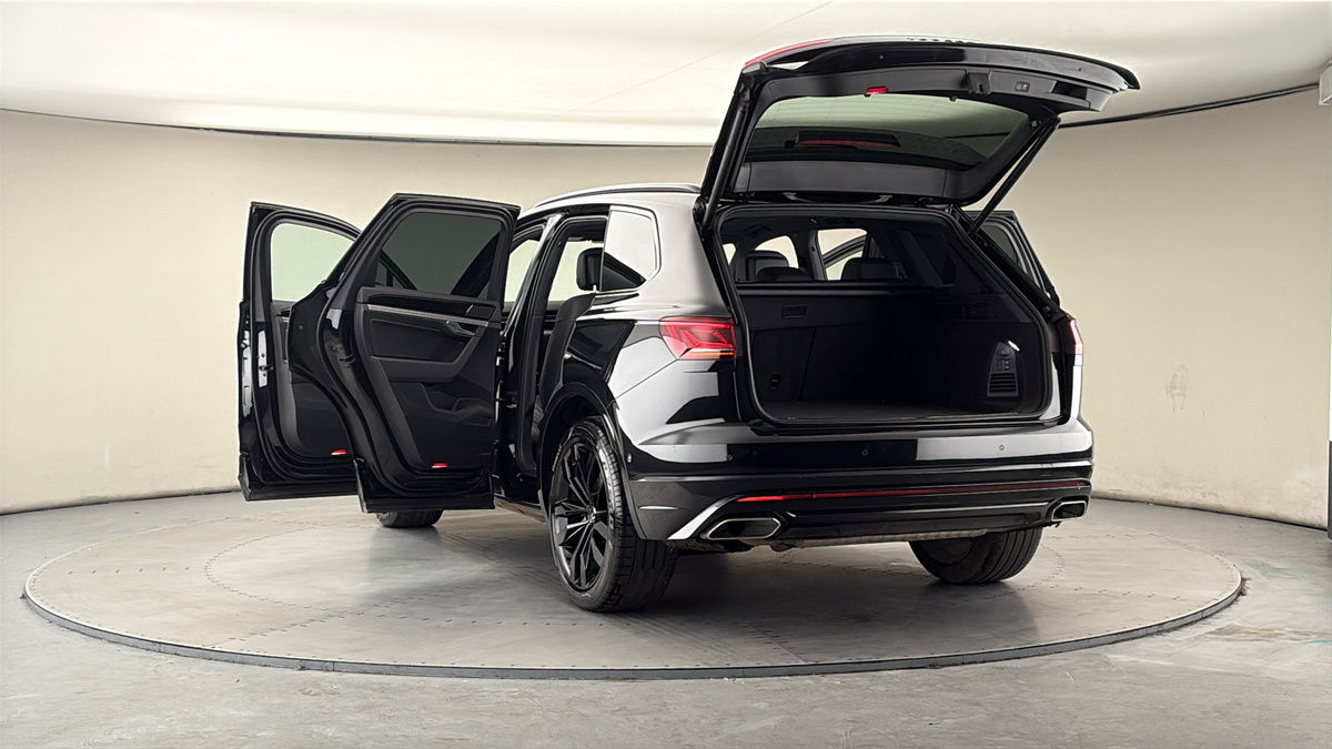 More views of Volkswagen Touareg