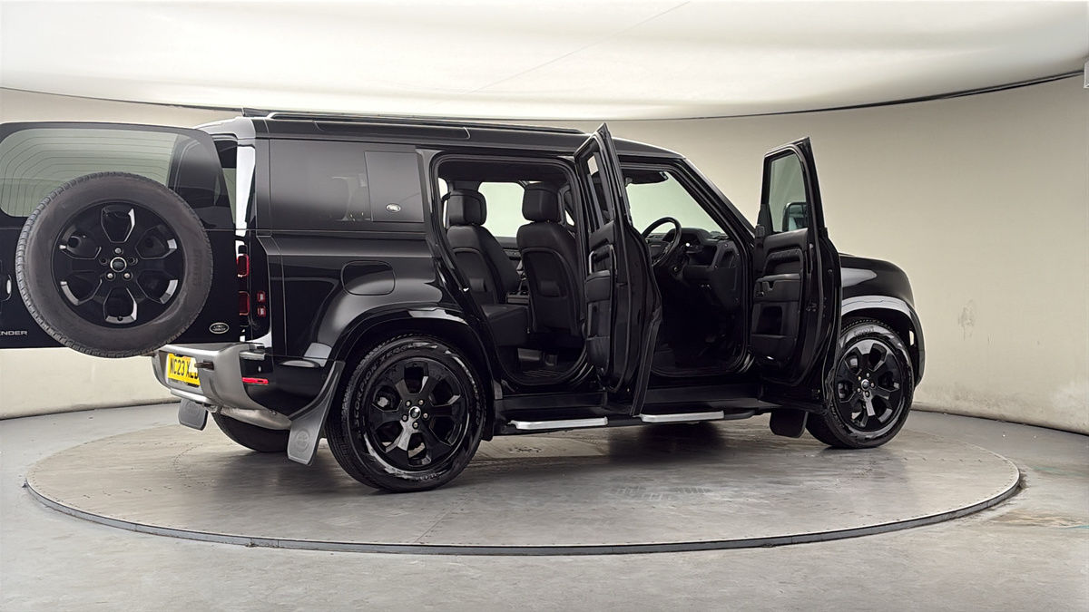 More views of Land Rover Defender 110