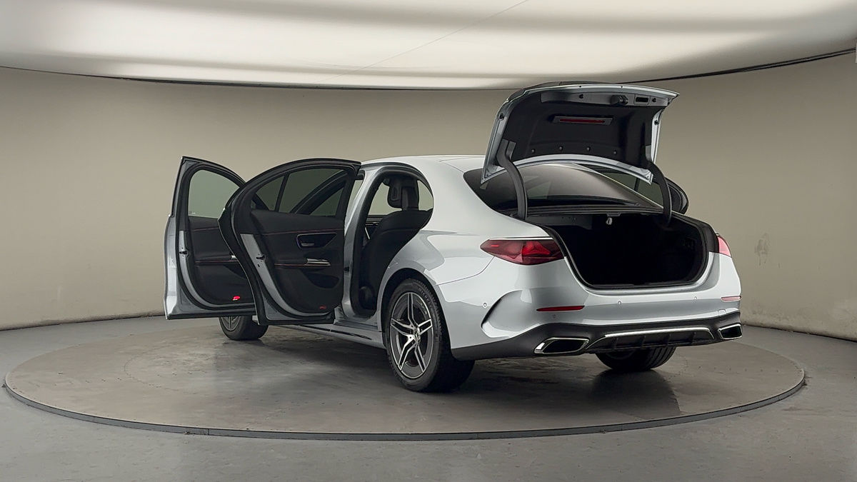 Mercedes-Benz E Class Image 23