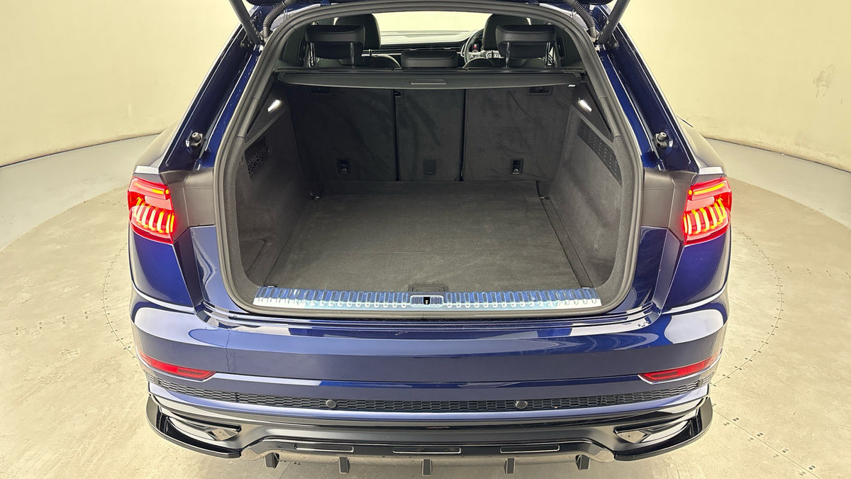 Audi Q8 Image 11