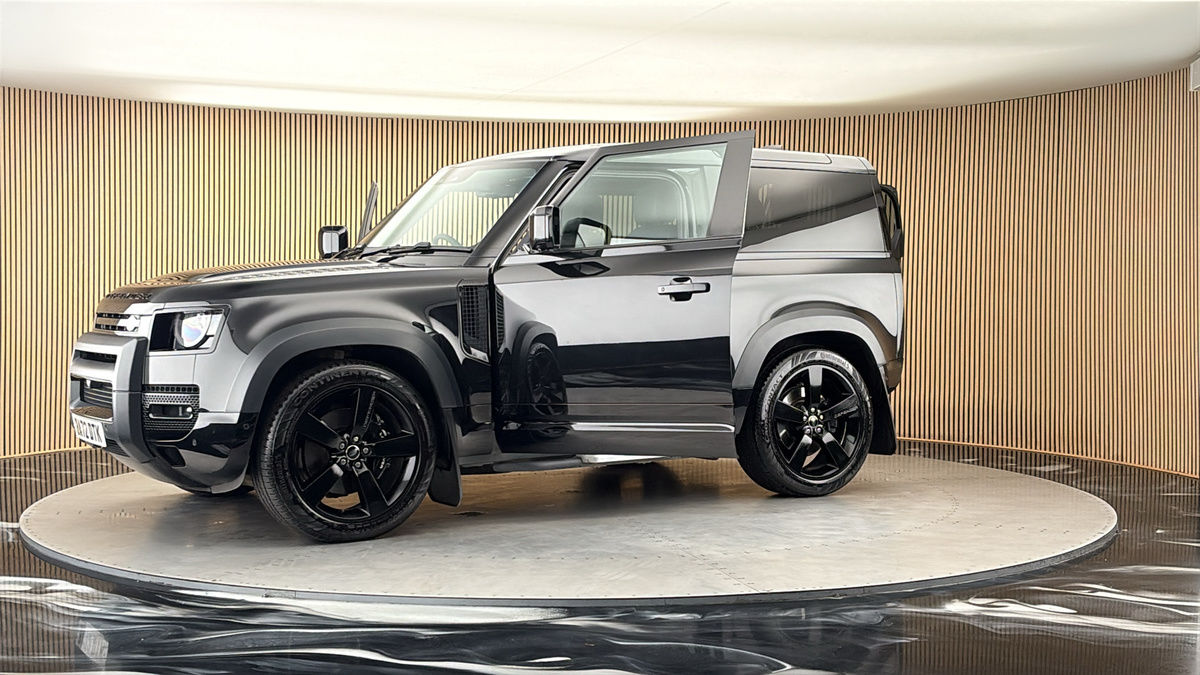 More views of Land Rover Defender 90