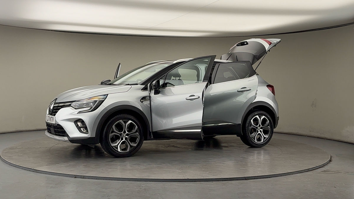 More views of Renault CAPTUR