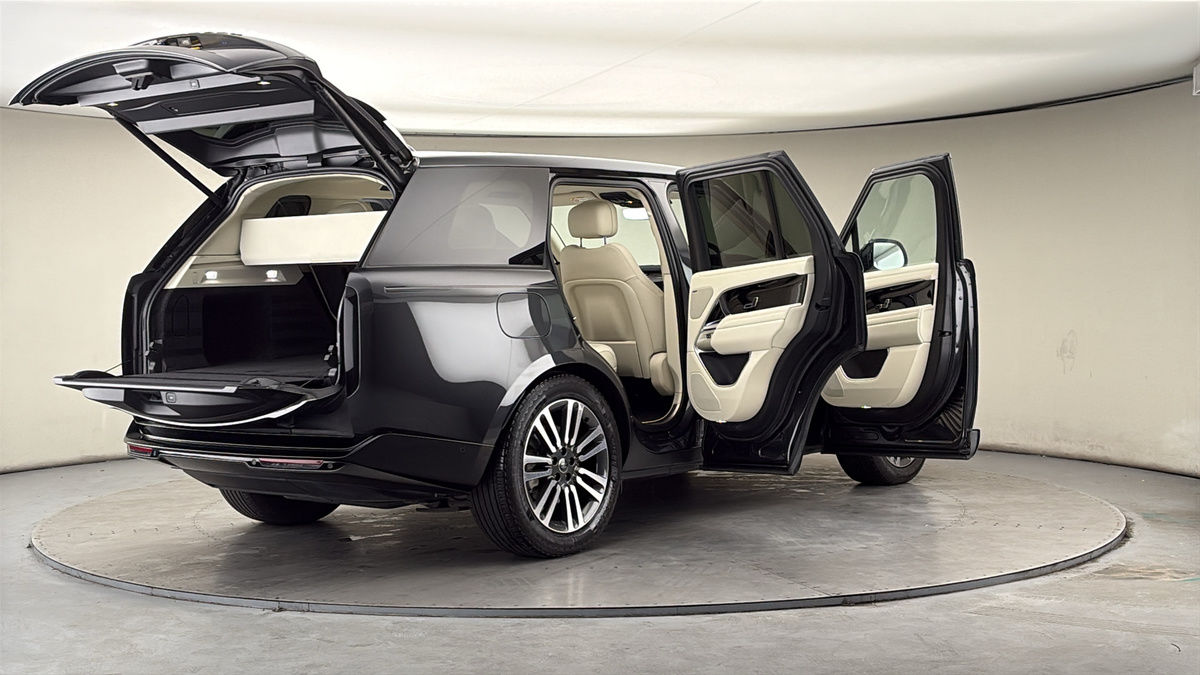 More views of Land Rover Range Rover