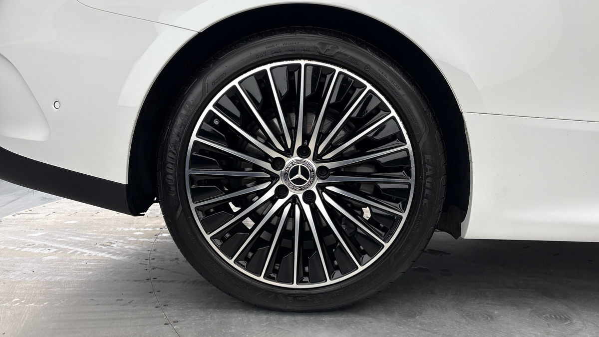 Mercedes-Benz CLE Image 10