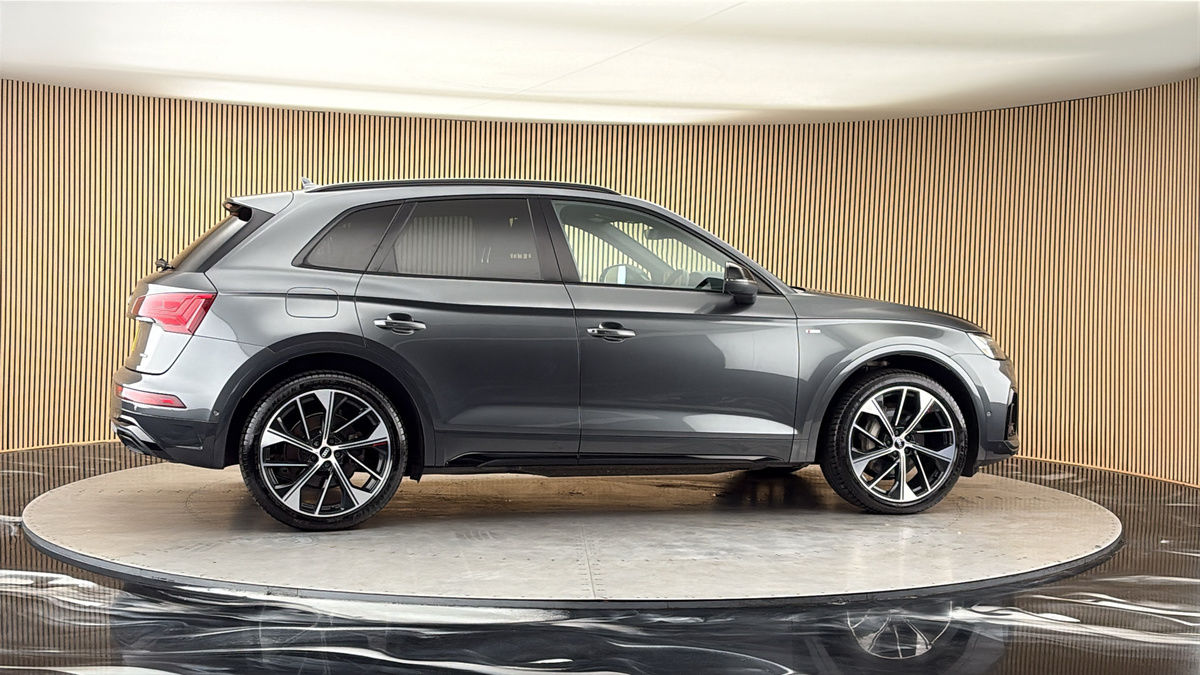 More views of Audi Q5