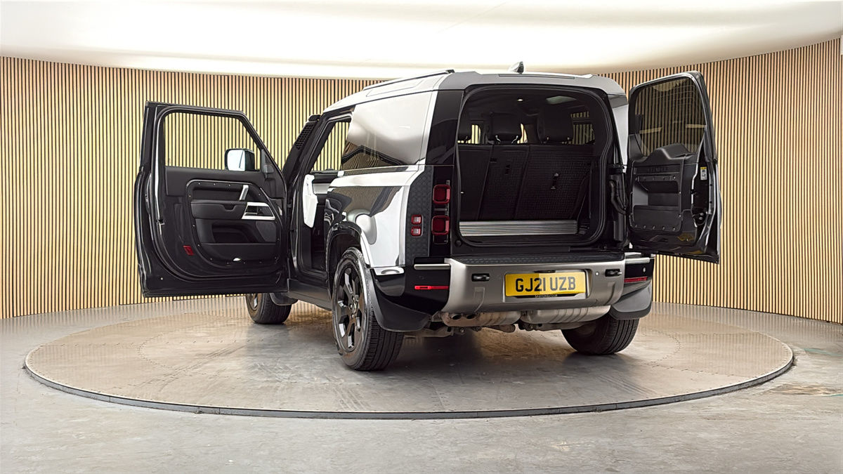 More views of Land Rover Defender 90