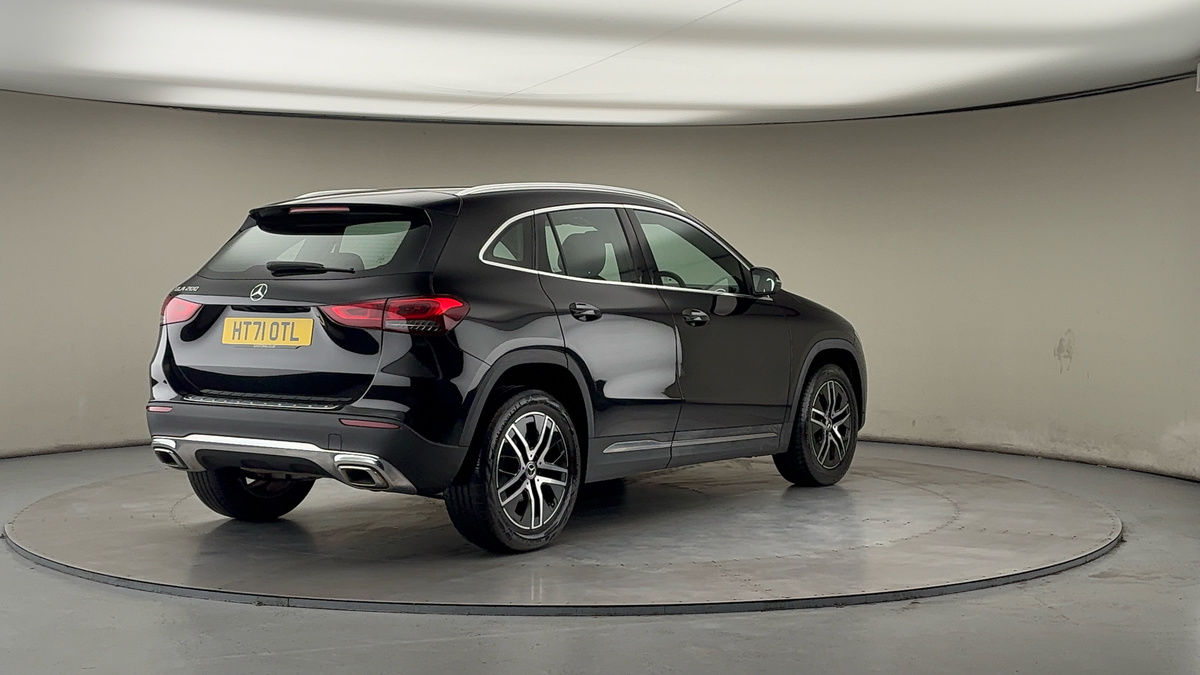 More views of Mercedes-Benz GLA