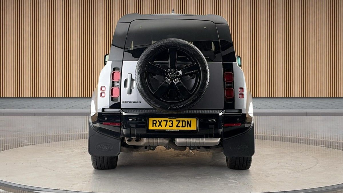 Land Rover Defender 90 Image 4