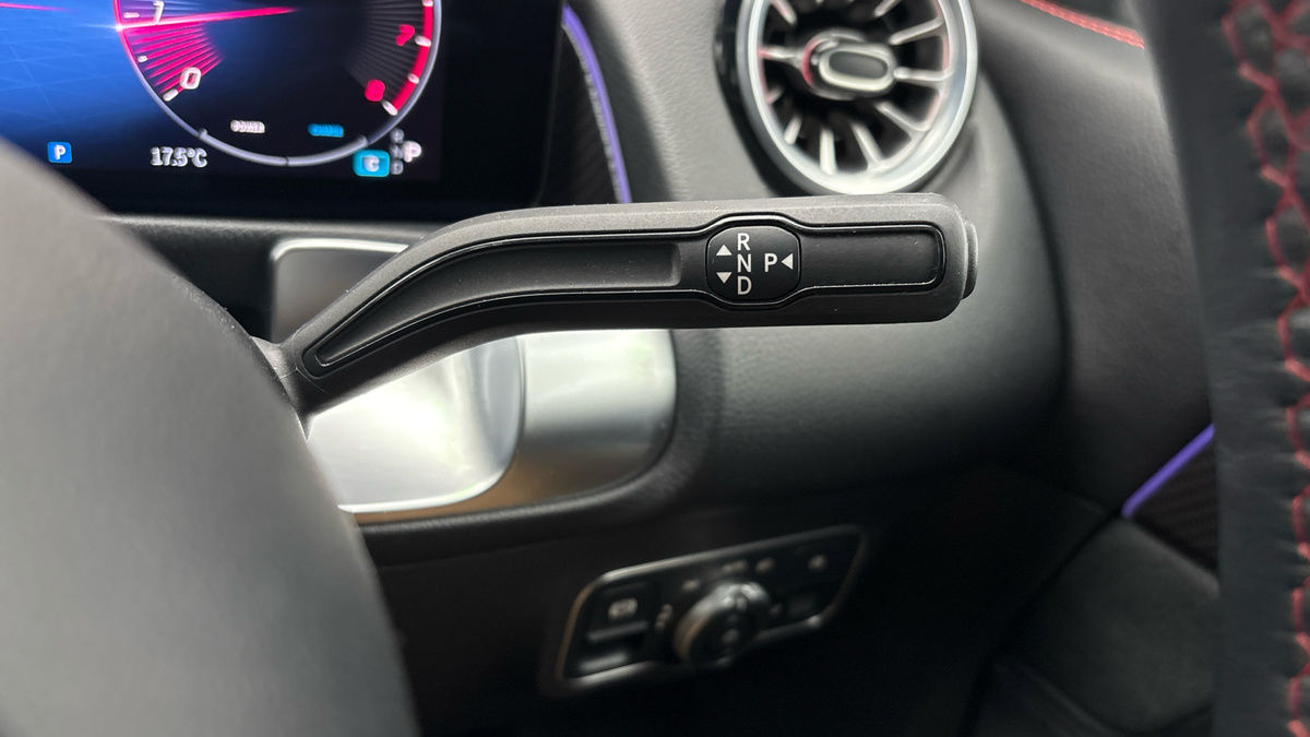 Mercedes-Benz GLB Image 6