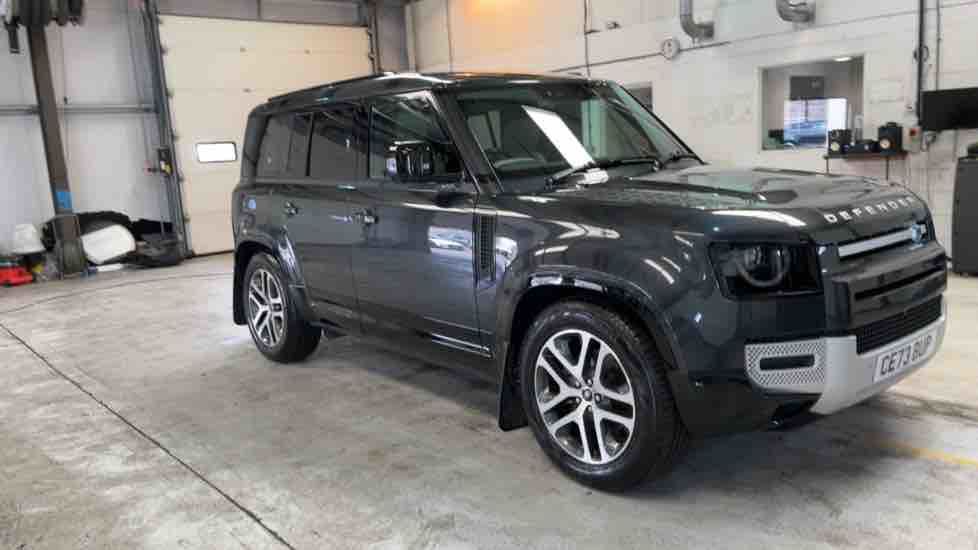More views of Land Rover Defender 110