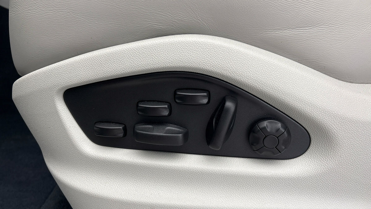 Porsche Cayenne Image 36