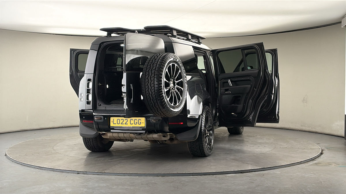More views of Land Rover Defender 110