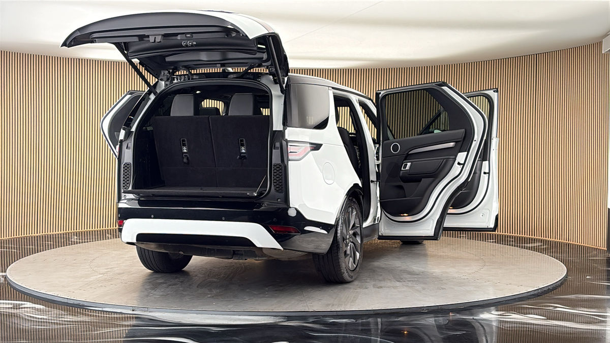 More views of Land Rover Discovery