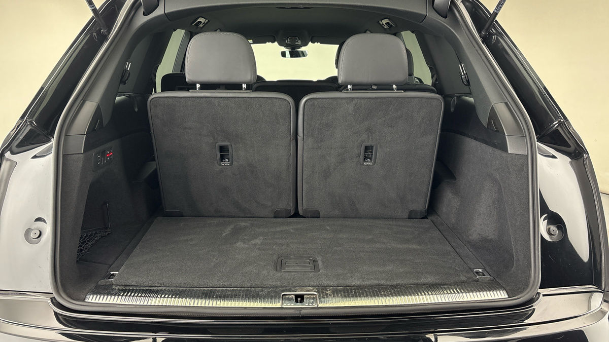 Audi Q7 Image 11