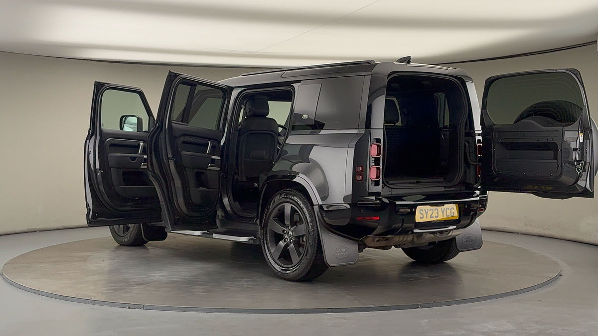 More views of Land Rover Defender 110
