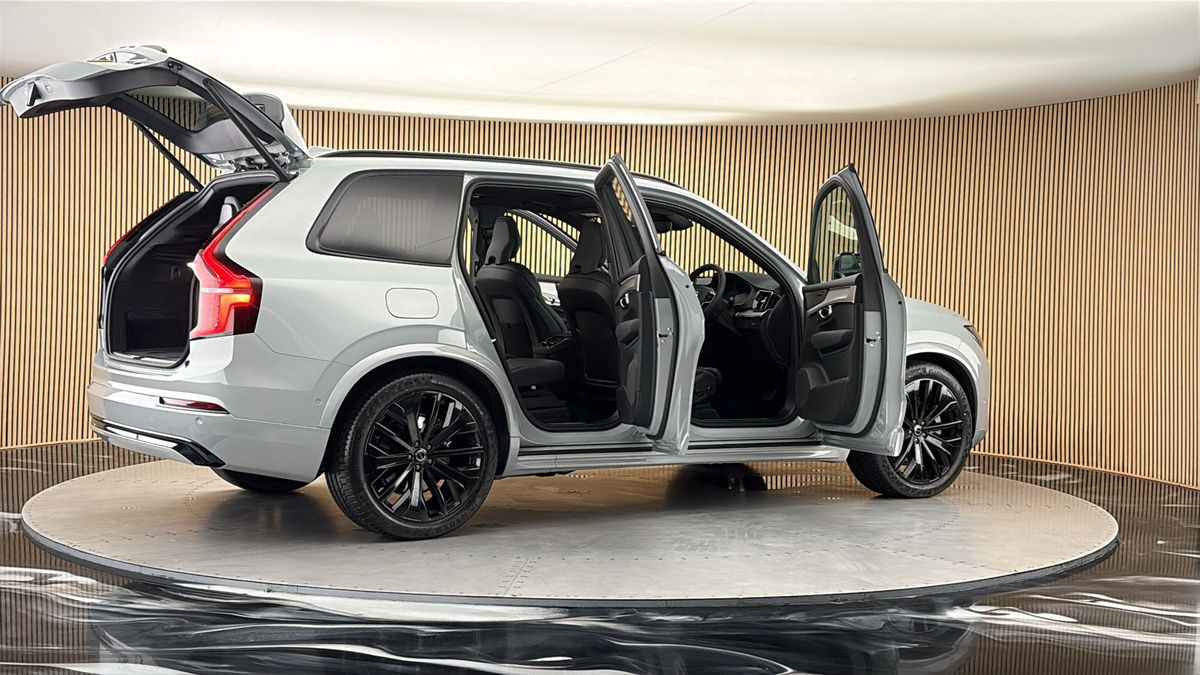 More views of Volvo XC90