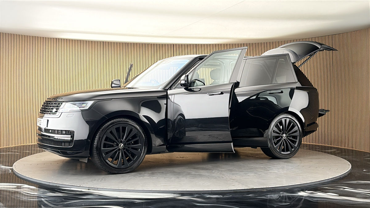 More views of Land Rover Range Rover