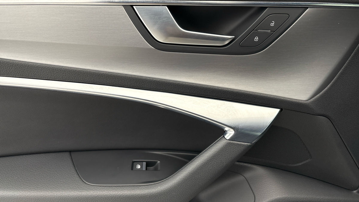 Audi A6 Avant Image 19