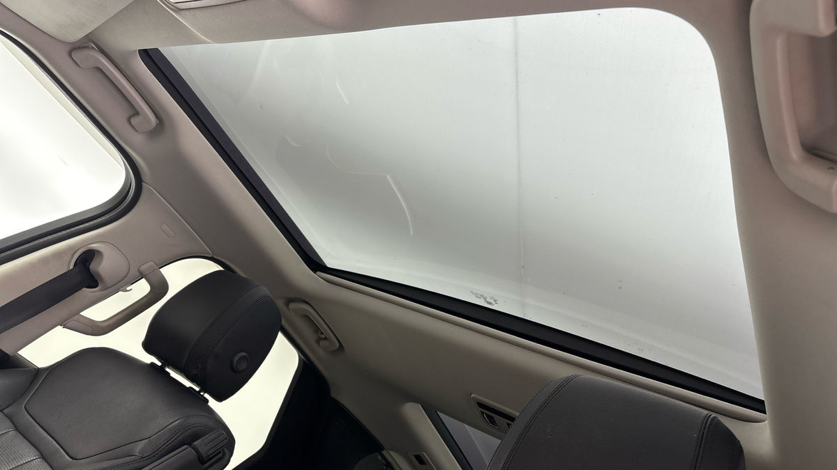 Land Rover Discovery Image 11