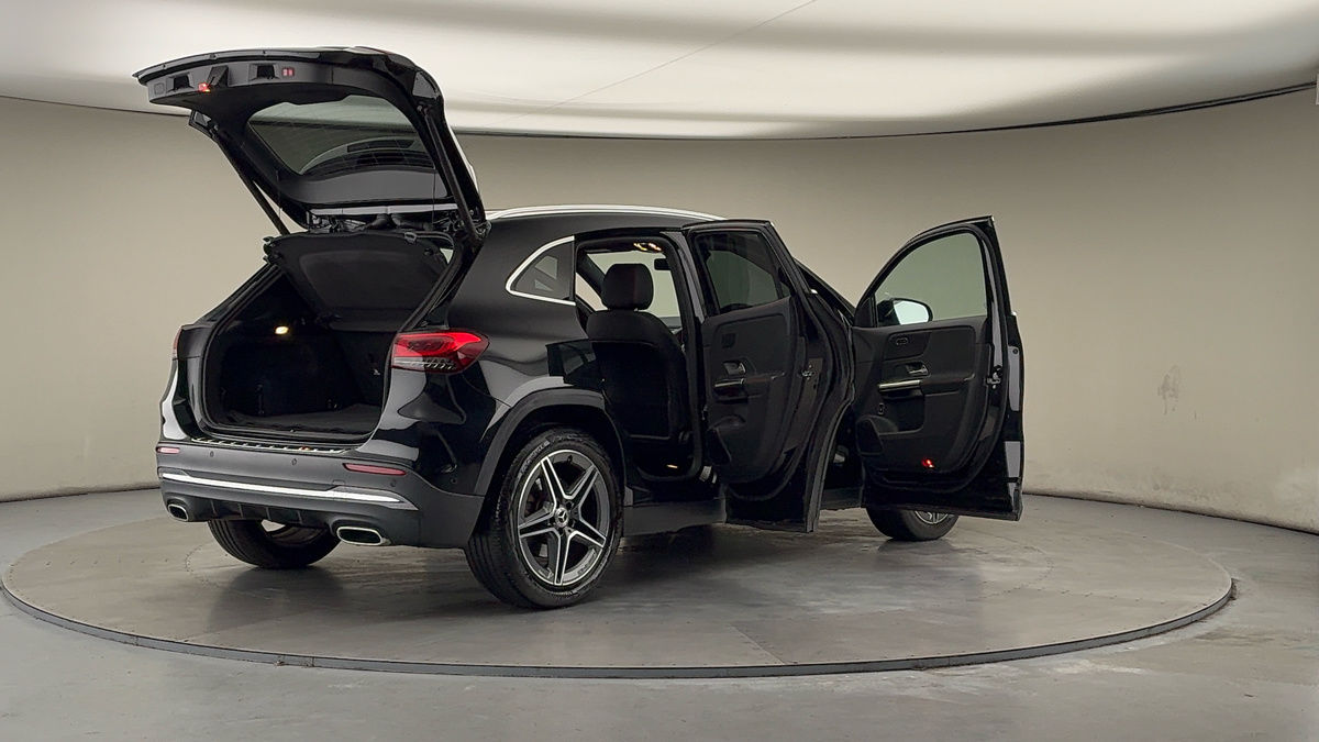 More views of Mercedes-Benz GLA