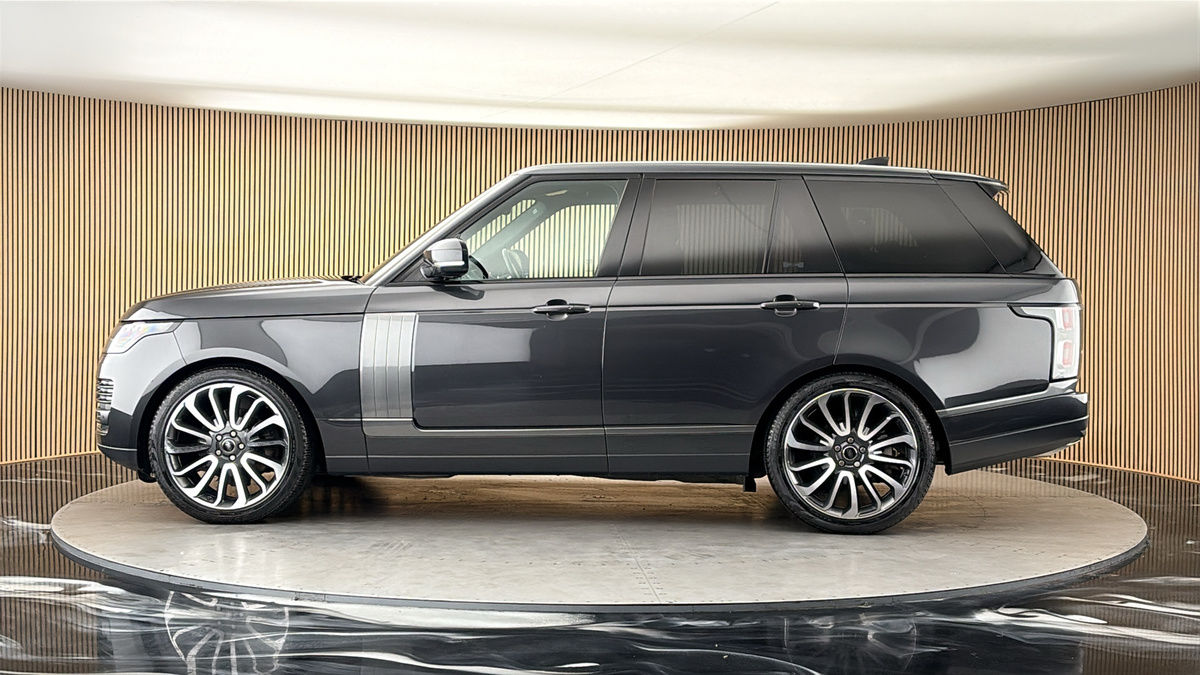 More views of Land Rover Range Rover