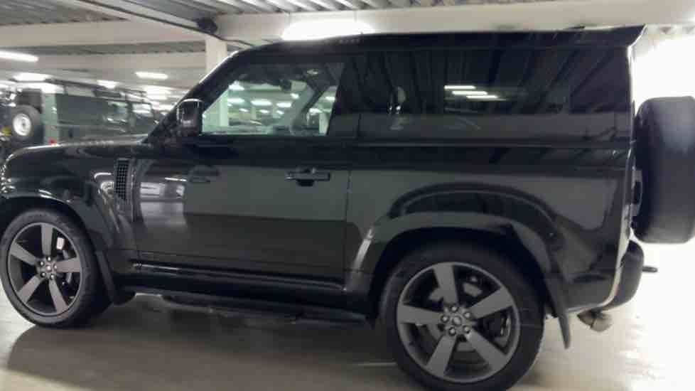 More views of Land Rover Defender 90