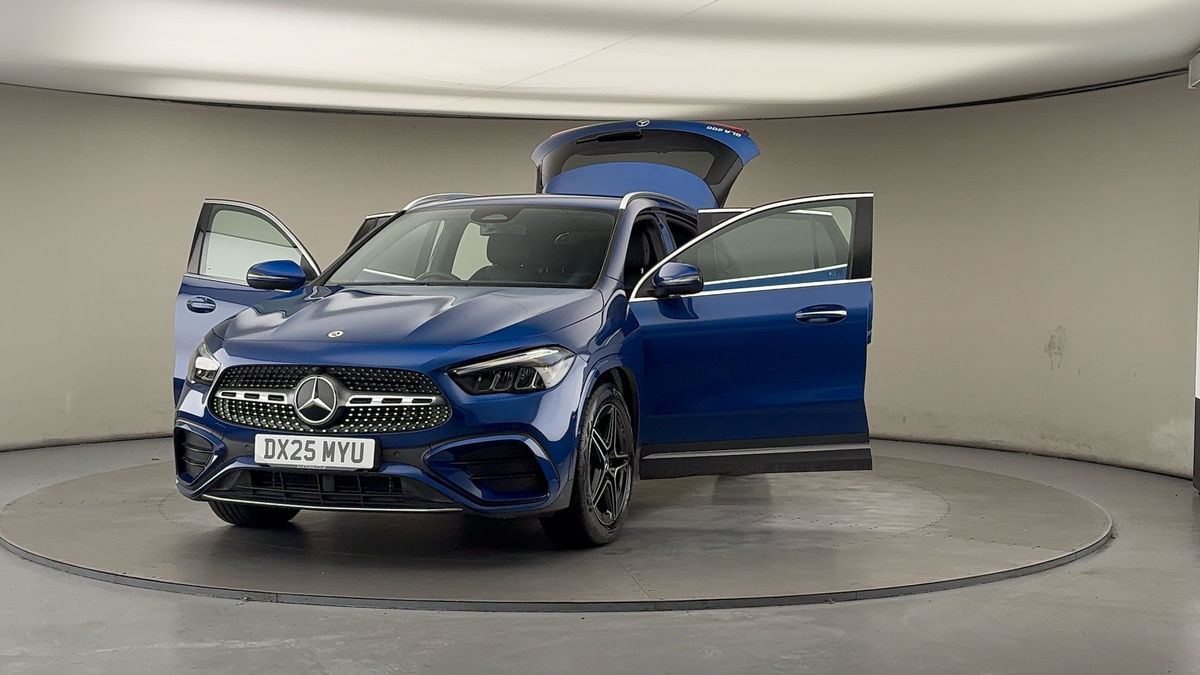 More views of Mercedes-Benz GLA