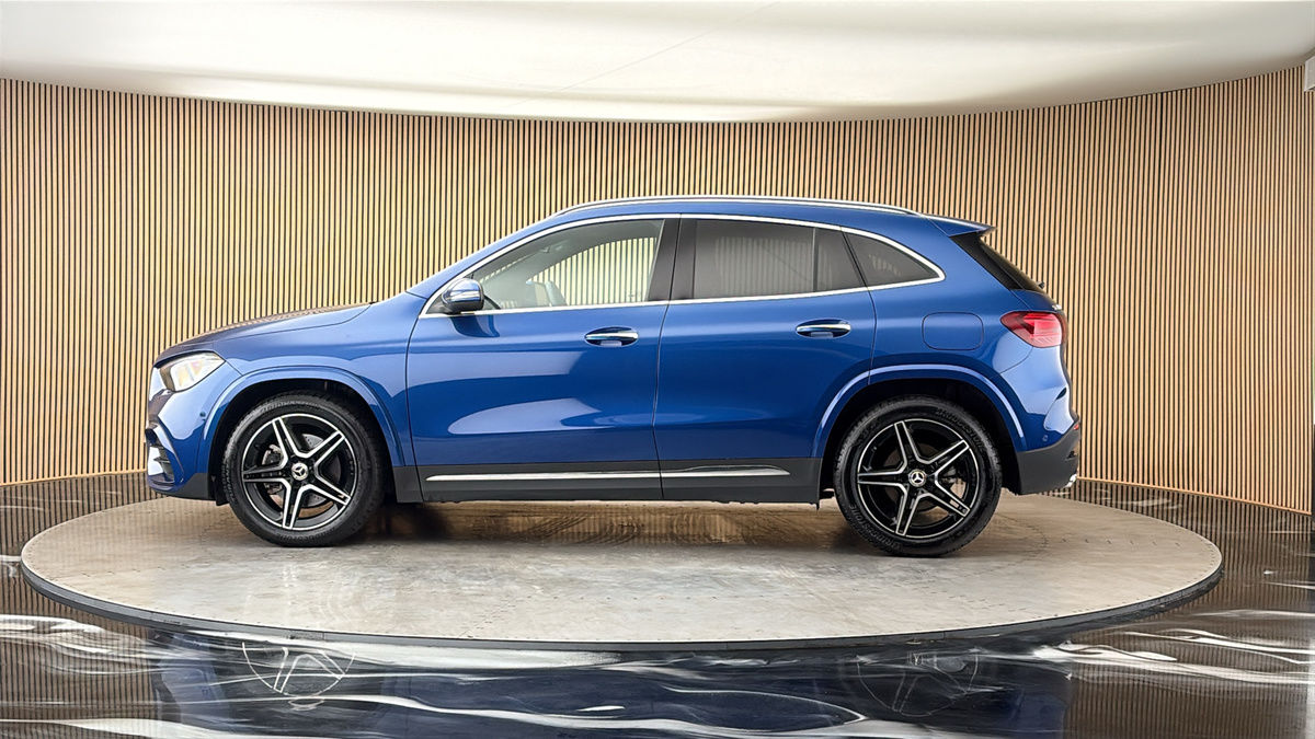 More views of Mercedes-Benz GLA