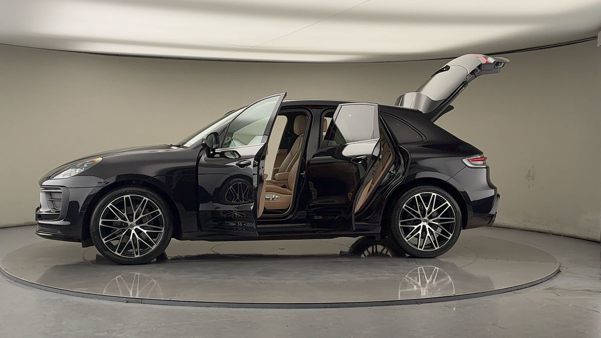 More views of Porsche Macan