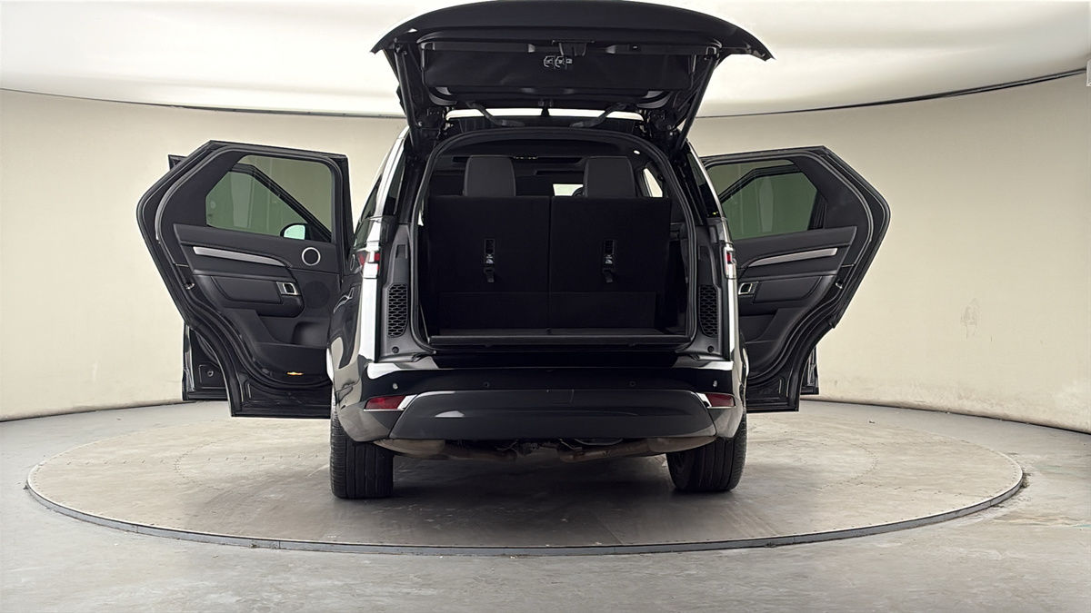 More views of Land Rover Discovery