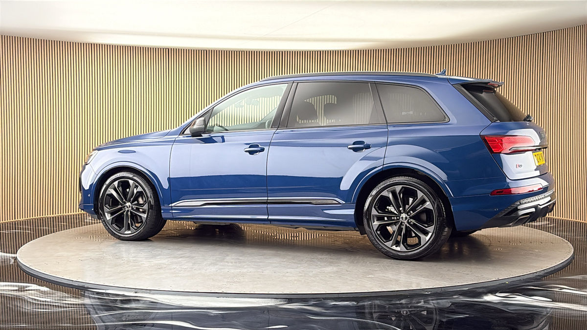 More views of Audi Q7