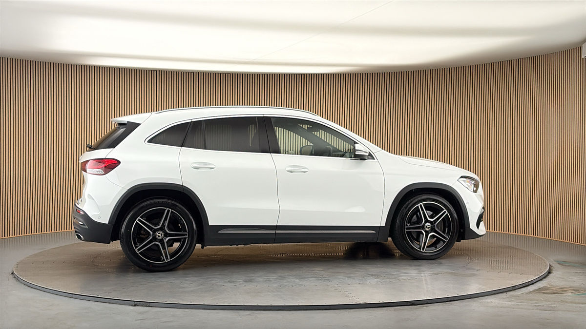 More views of Mercedes-Benz GLA