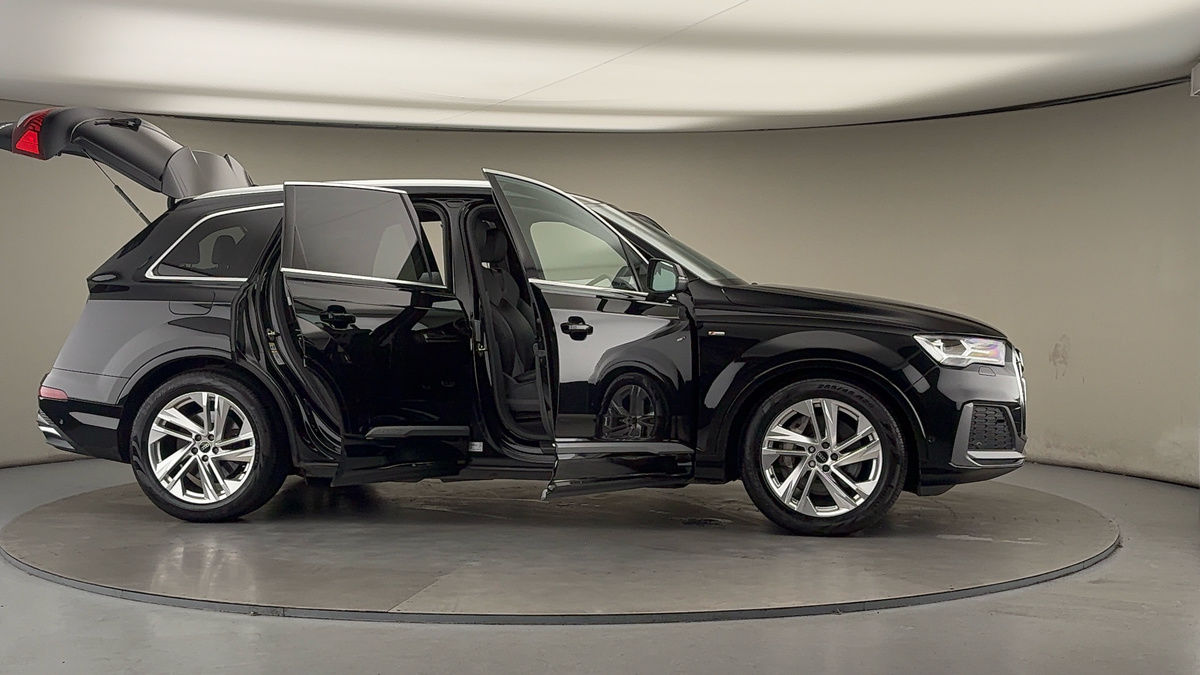 More views of Audi Q7