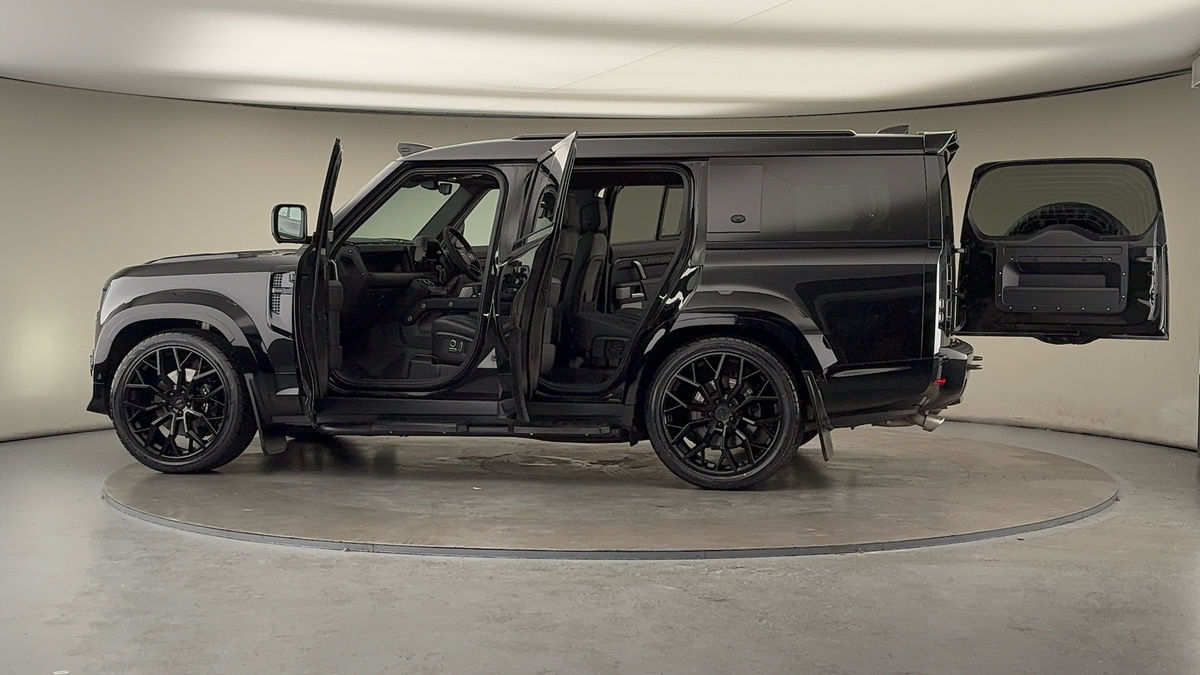 More views of Land Rover Defender 130